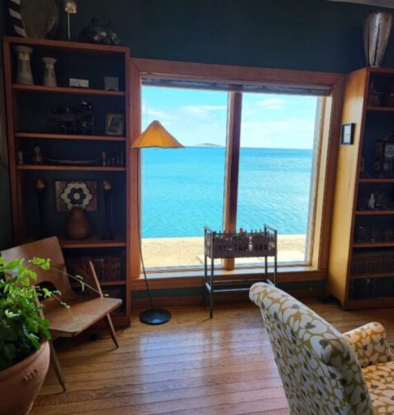 When you come to visit, the last thing you want to worry about is last winters layer of dust, or the towels you forgot to put away. Rest assured knowing vacation starts the moment you arrive.
